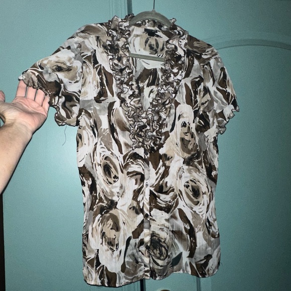 XL Semi Sheer (need cami) Floral Top. MUST BE BUNDLED - Picture 5 of 7